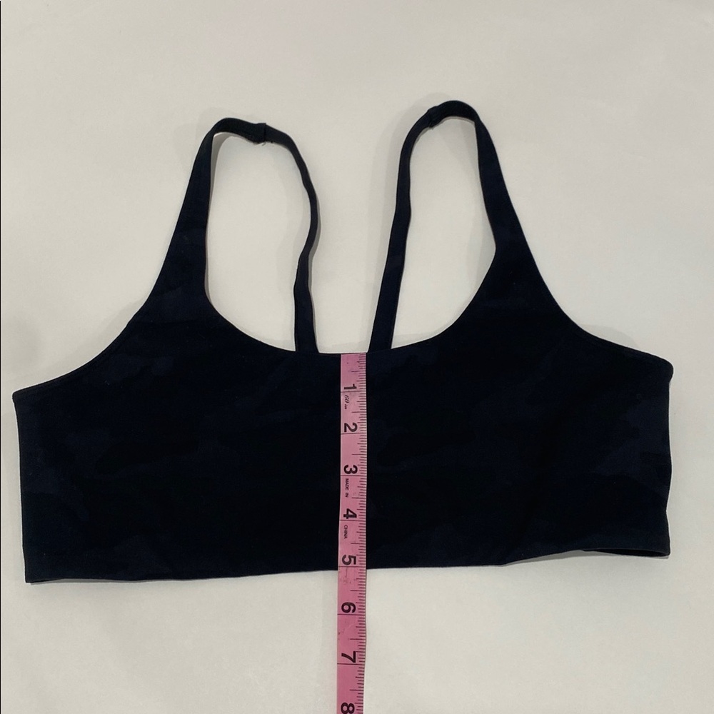 Vuori Yosemite Dark Camo Sports Bra With Strappy Back Size Medium - Picture 8 of 8